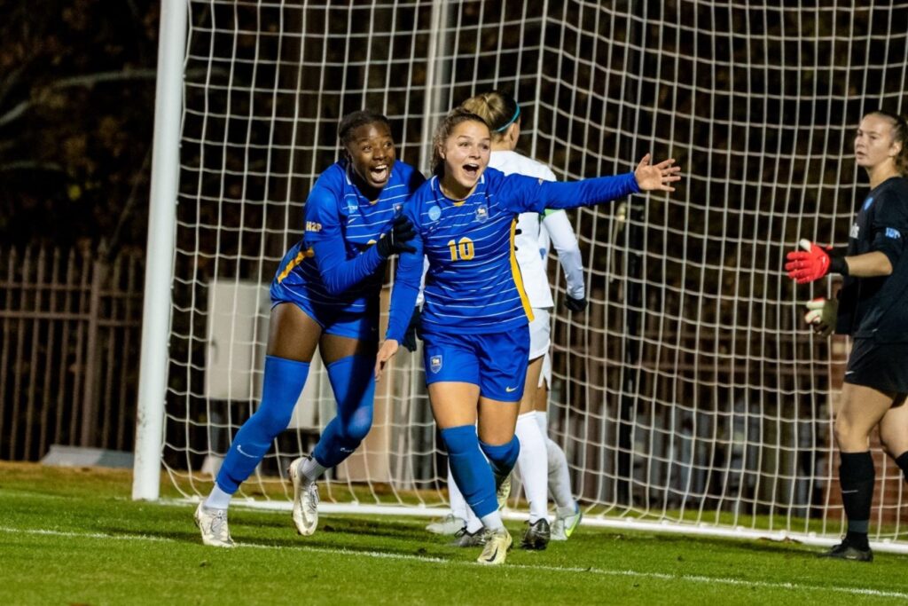 NCAA Women's Soccer Tournament: Pitt Vs Florida St Quarterfinal Round ...